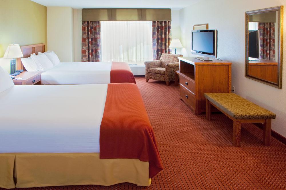 Holiday Inn Express Hotel & Suites Weston By Ihg Exterior photo