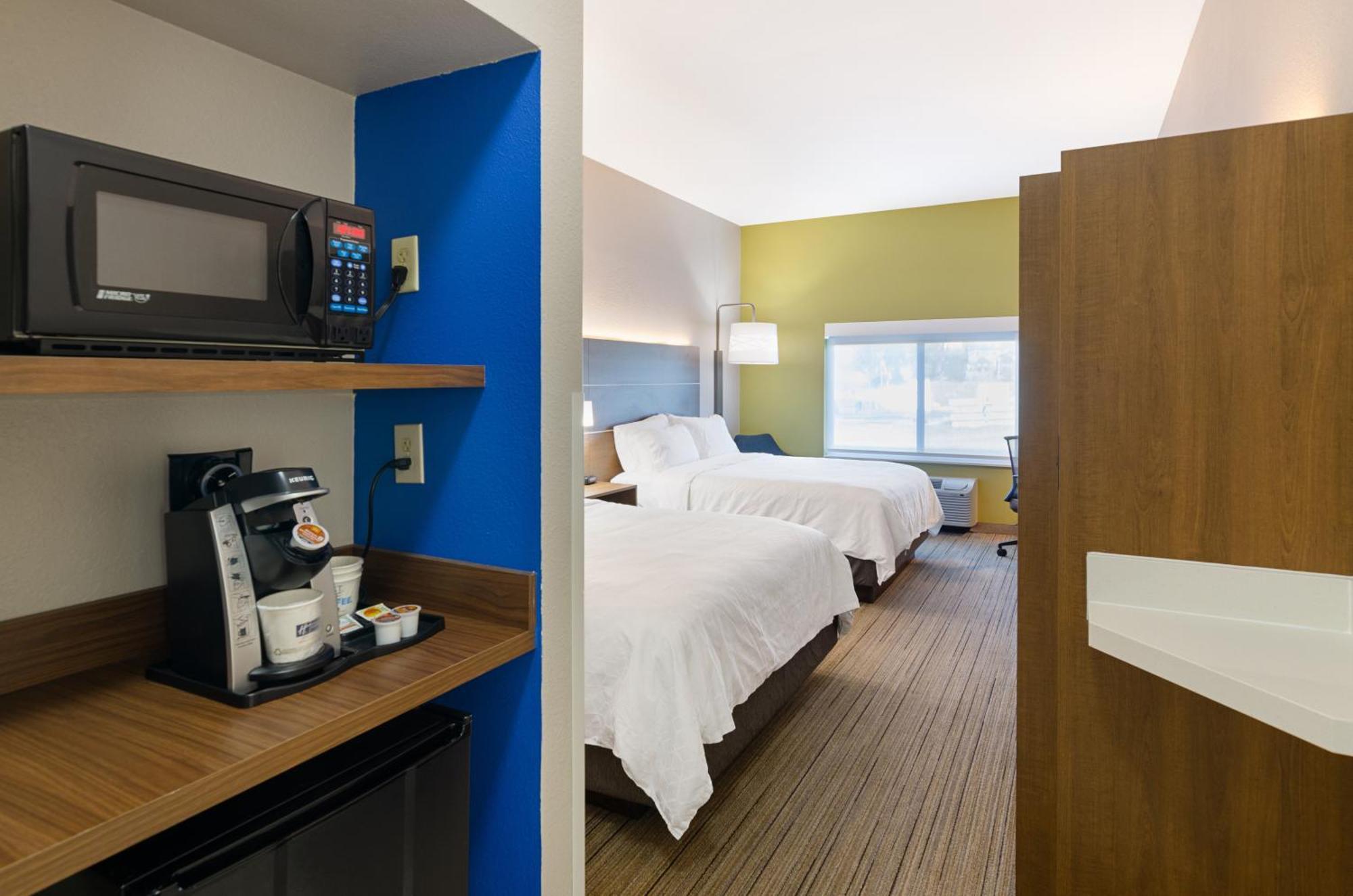 Holiday Inn Express Hotel & Suites Weston By Ihg Exterior photo